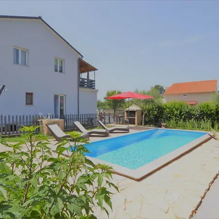 Apartament Armin *