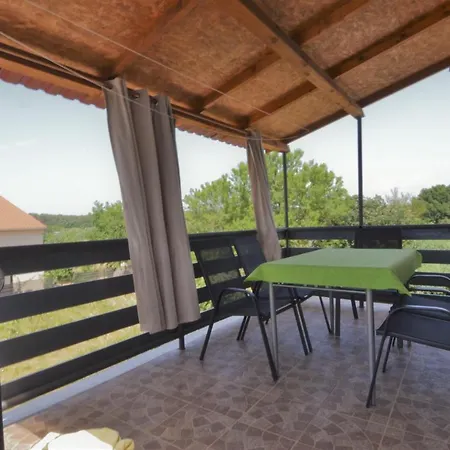 Apartament Armin *